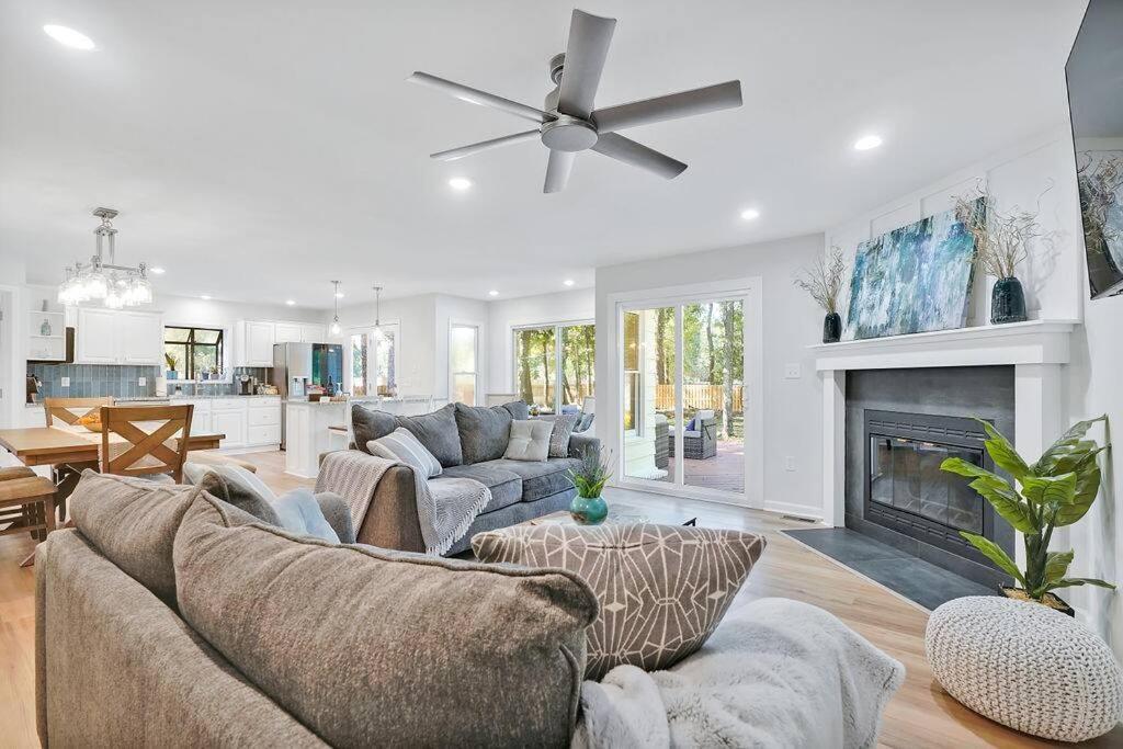 Middle Sound Hideaway~Beaches, Shopping, Families Villa Wilmington Exterior foto
