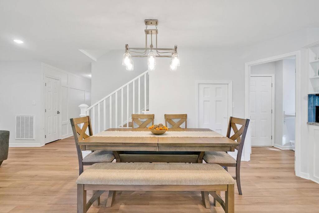 Middle Sound Hideaway~Beaches, Shopping, Families Villa Wilmington Exterior foto