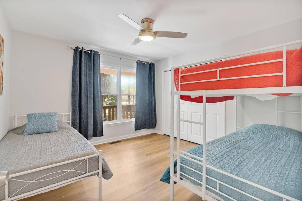 Middle Sound Hideaway~Beaches, Shopping, Families Villa Wilmington Exterior foto