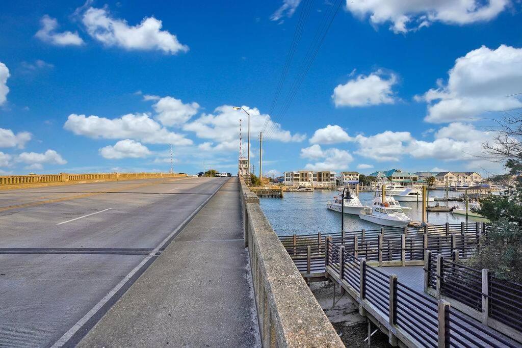 Middle Sound Hideaway~Beaches, Shopping, Families Villa Wilmington Exterior foto